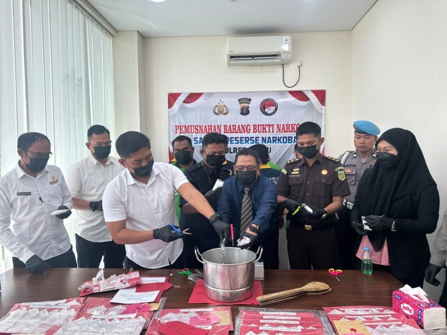 ​Hasil Pengungkapan 11 Kasus, Polres Berau Musnahkan 372,67 Gram Sabu