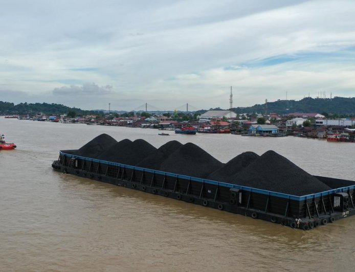 Debit Sungai Mahakam Surut, Distribusi Batu Bara dan BBM di Kaltim Terhambat