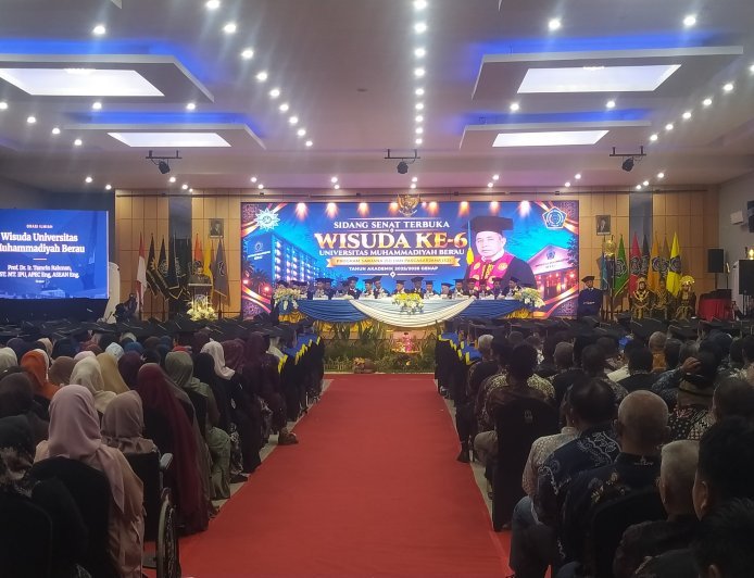 429 Mahasiswa Resmi Menyandang Gelar S1 dan S2 Pada Wisuda Ke 6 Universitas Muhammdiyah Berau