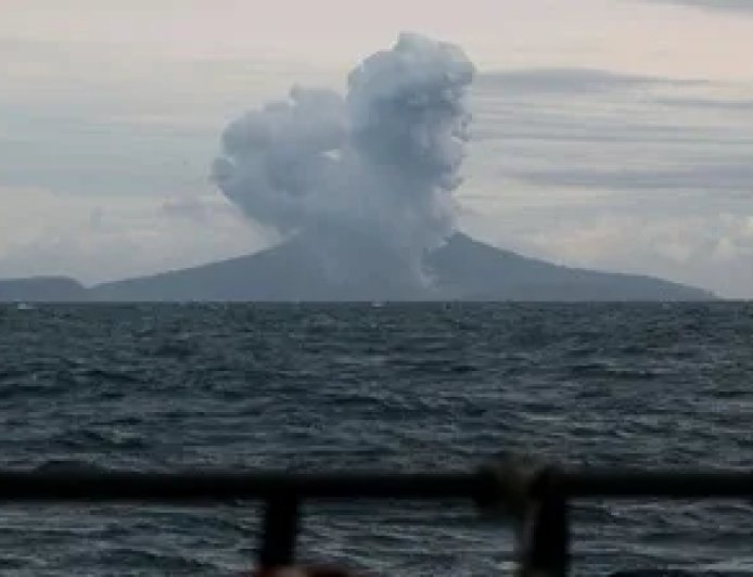 Pencarian Hari Kedua, Tim SAR Belum Temukan 5 Jurnalis yang Hilang Kontak di Anak Krakatau