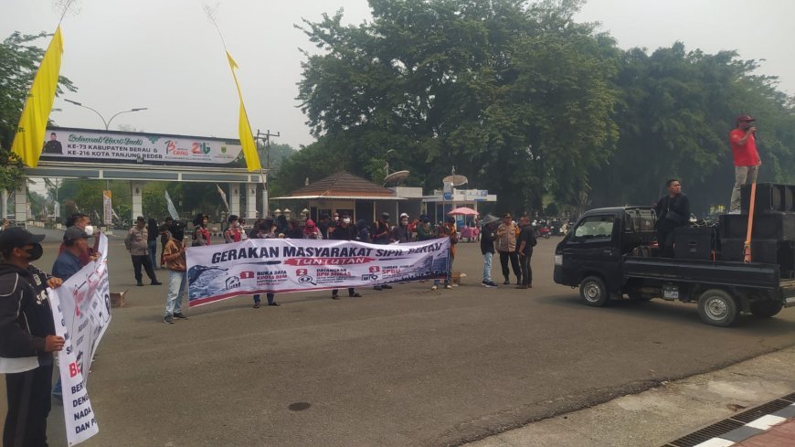 Masyarakat Berau Gelar Aksi Unjuk Rasa Menuntut Kejelasan Distribusi BBM