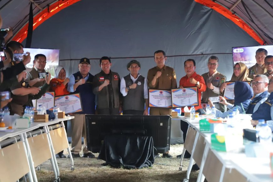 BNPB Serahkan Bantuan Peralatan Siaga Karhutla untuk Pemprov Kaltim