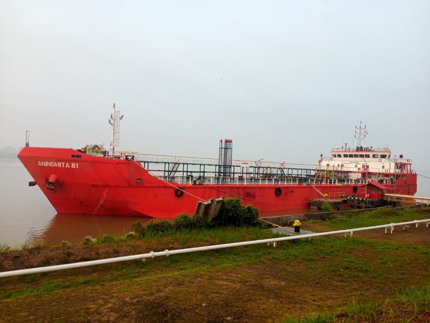 Kapal OB Anindhita 81 Sandar di Berau, Pasokan Pertalite Ditingkatkan hingga 30 Persen