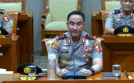 PARLEMEN KETUK PALU: Komjen Suyudi Ario Seto Resmi Jabat Kapolri Gantikan Listyo Sigit