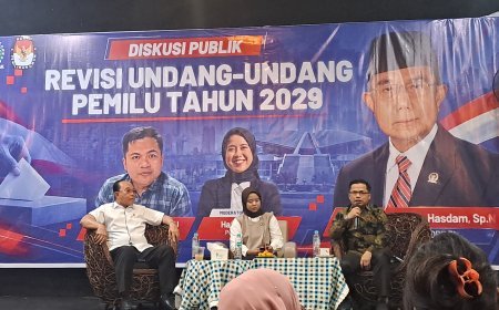 Andi Sofyan Hasdam Serap Aspirasi Mahasiswa Samarinda soal Revisi UU Pemilu 2029