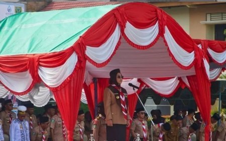 ​Bupati Sri Juniarsih Pimpin Apel Hari Pramuka ke-65, Dorong Generasi Muda Berau Mandiri