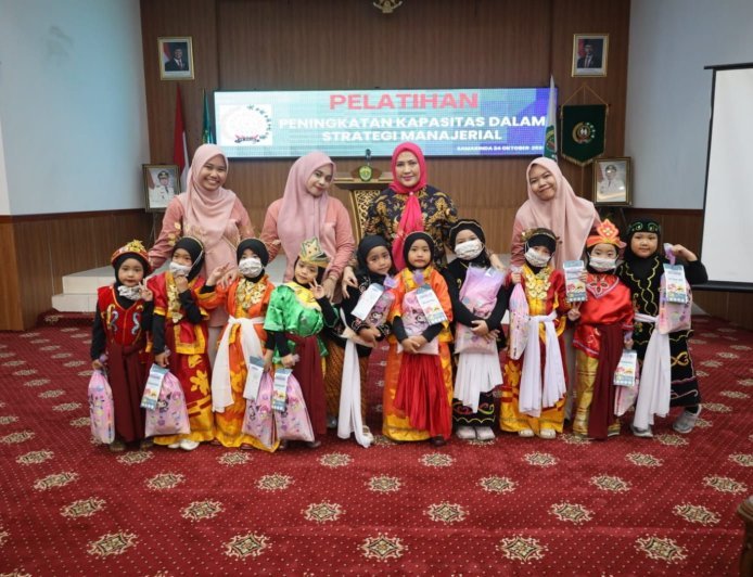 Bentengi Anak dari Kabut Asap, Dinkes Kaltim Pasok Masker ke Sekolah PAUD
