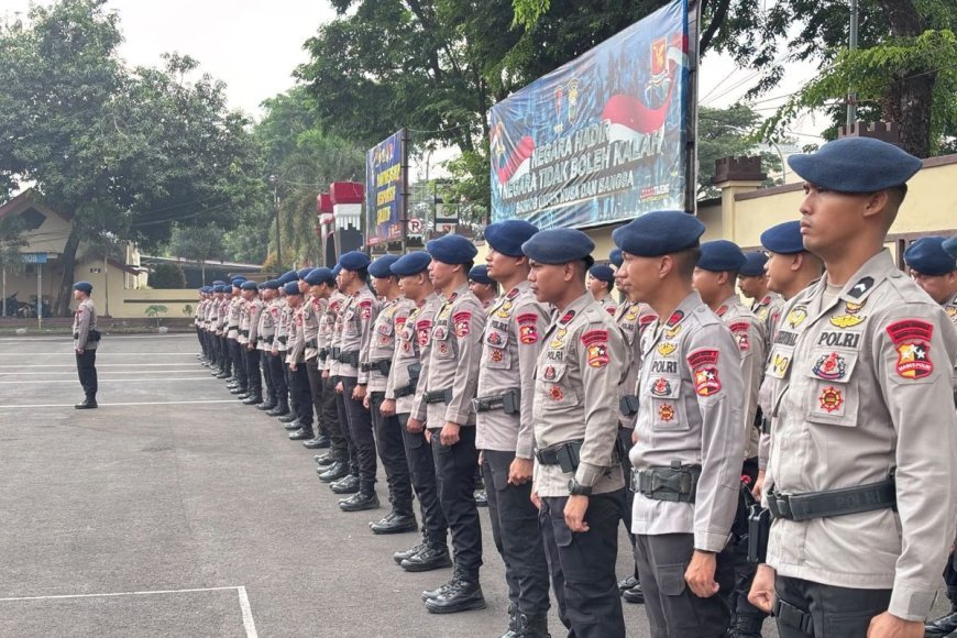 Polri Kirimkan 100 Personil Ke Kalimantan, Percepatan Pemadaman Karhutla