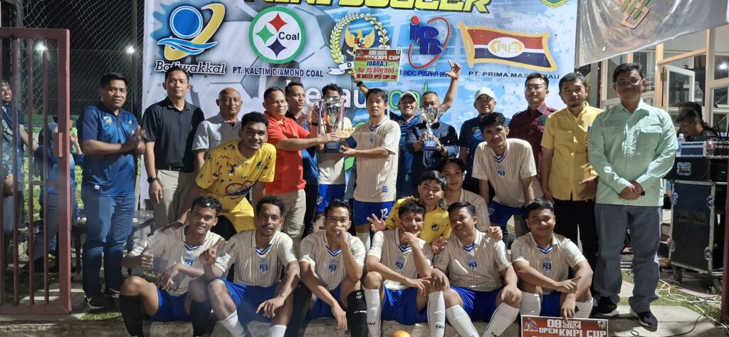 KUPP Syahbandar Raih Piala Bergilir dalam Penutupan KNPI Cup Mini Soccer 2024